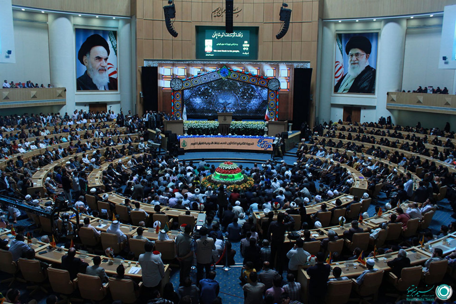 مراحل نصب بزرگترین دکور دیجیتال