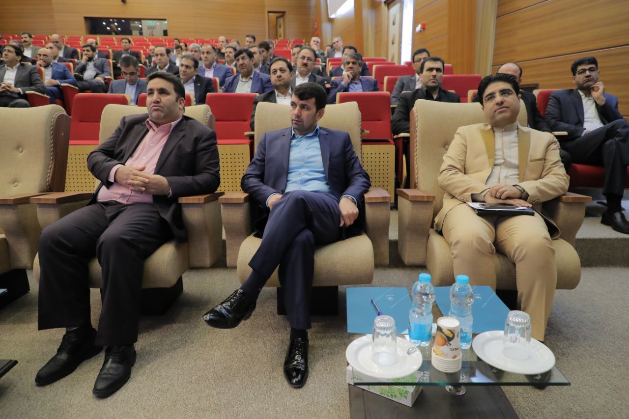 با اجرای احمد اکبرنژاد