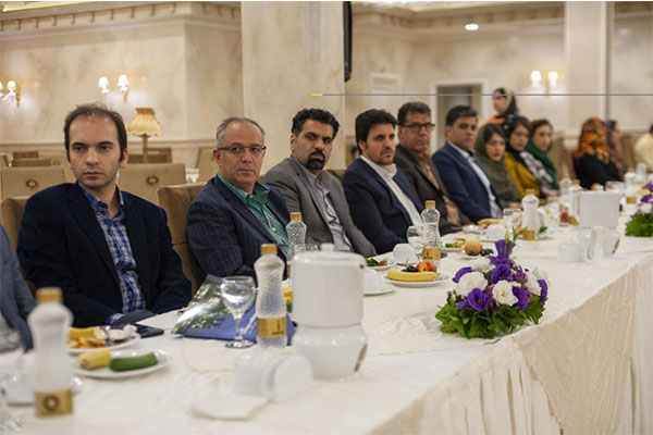 جمعی از میهمانان حاضر در مجمع سیمان زابل