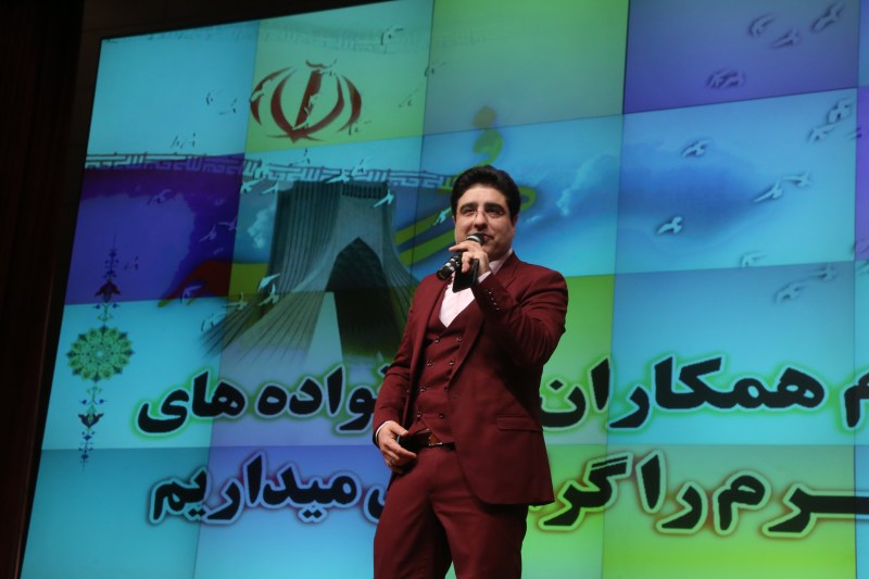 مجری شبکه 3 سیما احمد اکبرنژاد