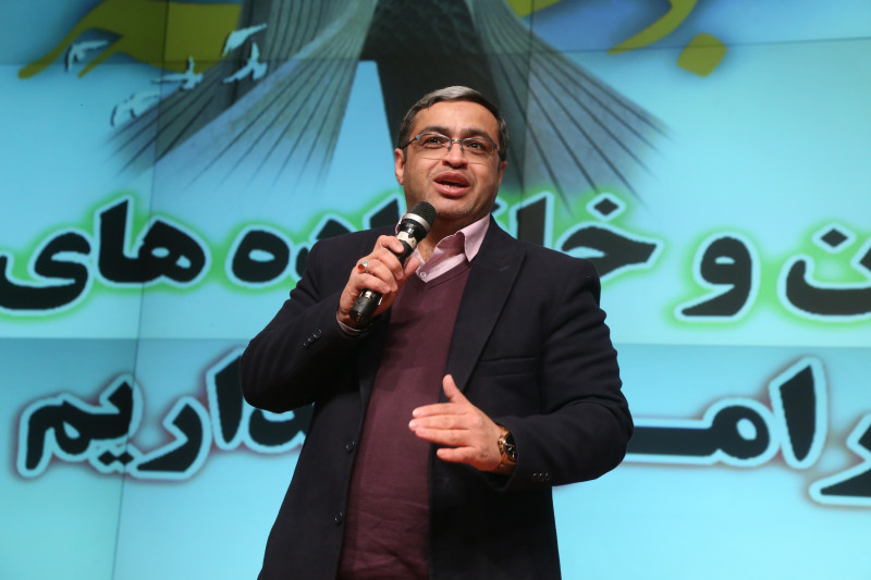 کارشناس روانشناسی احمد اکبرنژاد